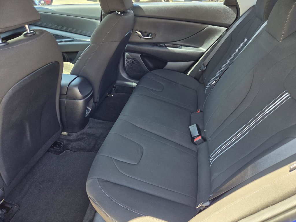 Used 2024 Hyundai Elantra SEL FWD image 10
