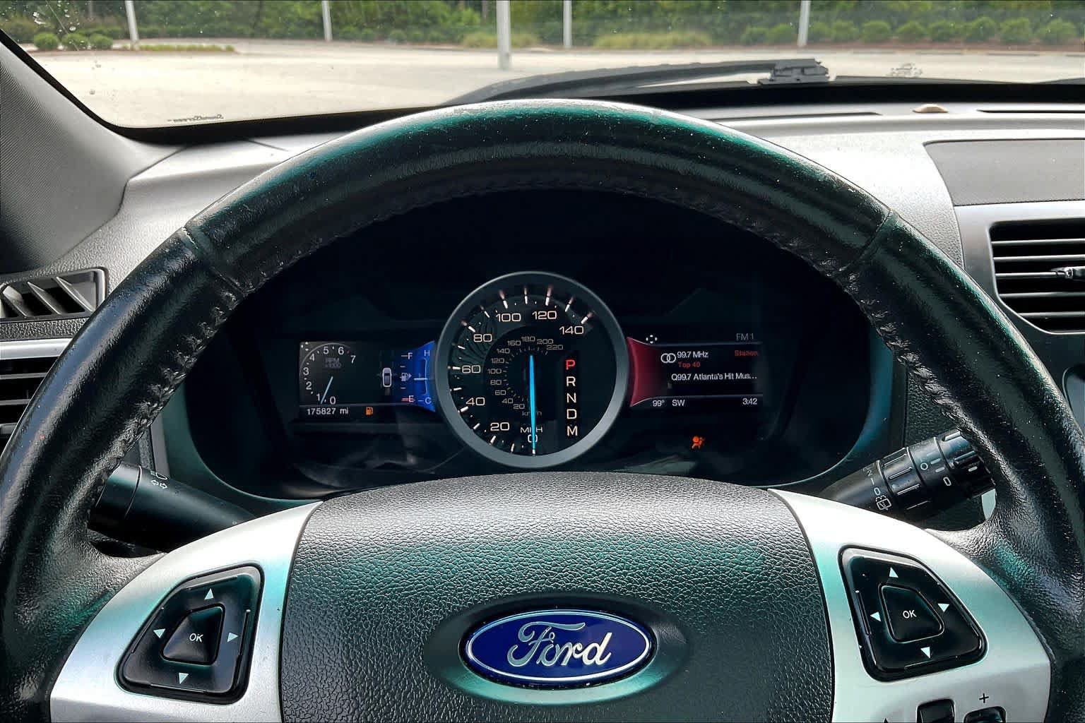 Used 2015 Ford Explorer Limited w/ Equipment Group 302A FWD image 25