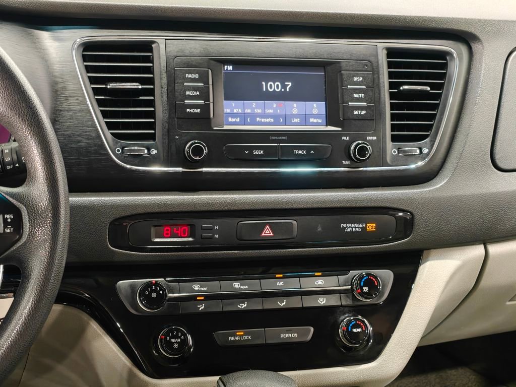 Used 2018 Kia Sedona L FWD image 6