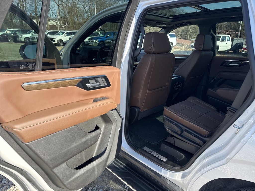 Used 2025 Chevrolet Tahoe High Country w/ Sun And Tow Package image 20