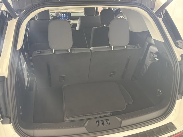 Used 2026 Ford Explorer Active RWD image 25