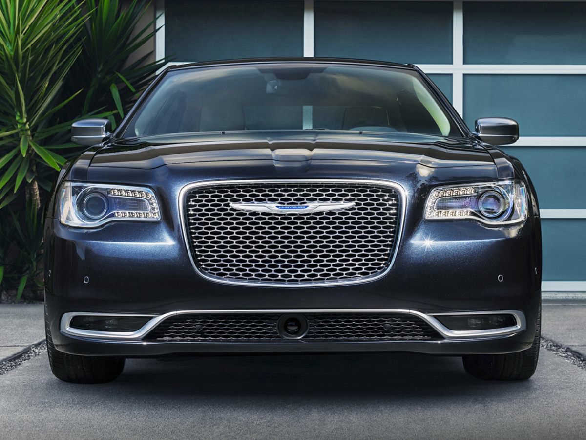 Used 2015 Chrysler 300 C Platinum w/ Harman/Kardon Audio Group image 1