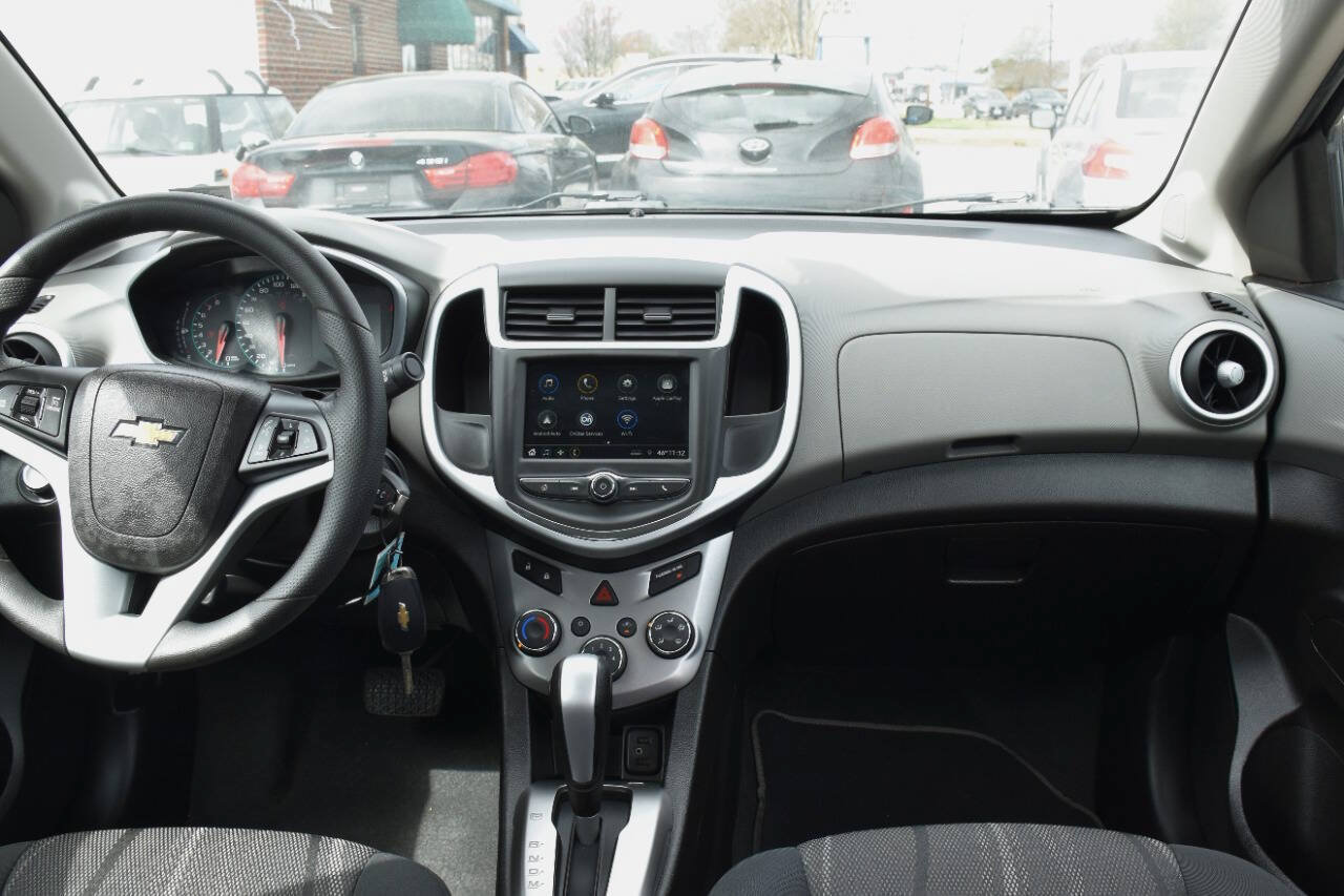 Used 2019 Chevrolet Sonic LT FWD image 15