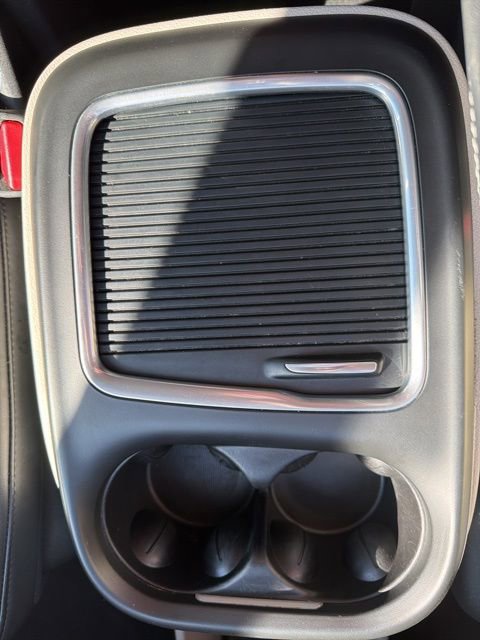 Used 2023 Chrysler Pacifica Touring-L image 18