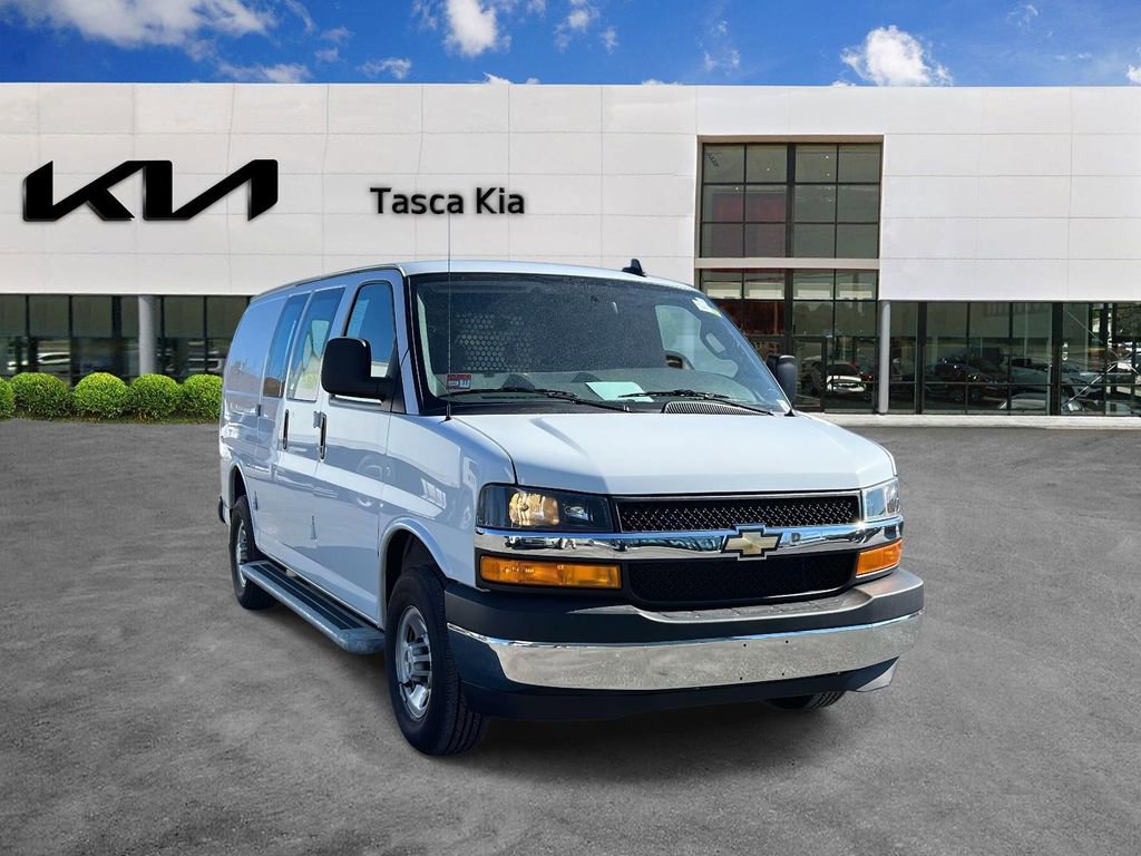 Used 2024 Chevrolet Express 2500 w/ Driver Convenience Package RWD image 1