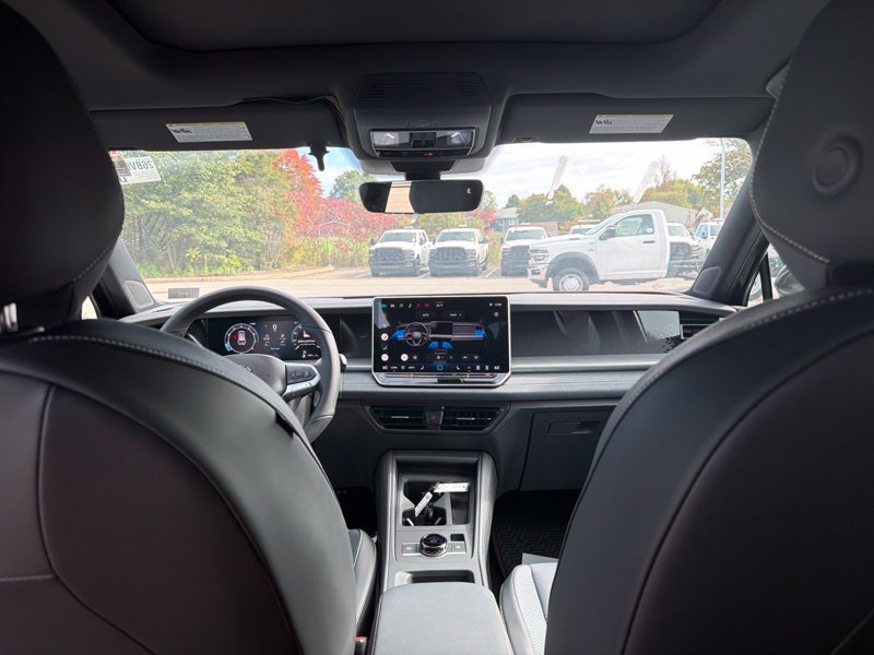 New 2026 Volkswagen Tiguan SE R-Line AWD/4WD image 17