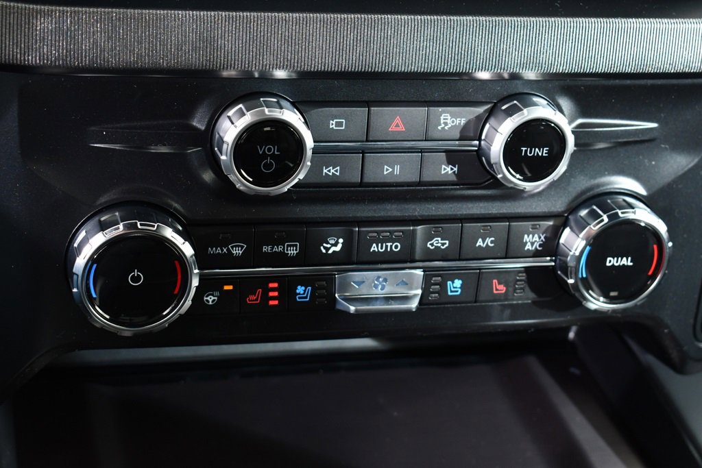 New 2026 Ford F350 Platinum w/ Tremor Off-Road Package image 29