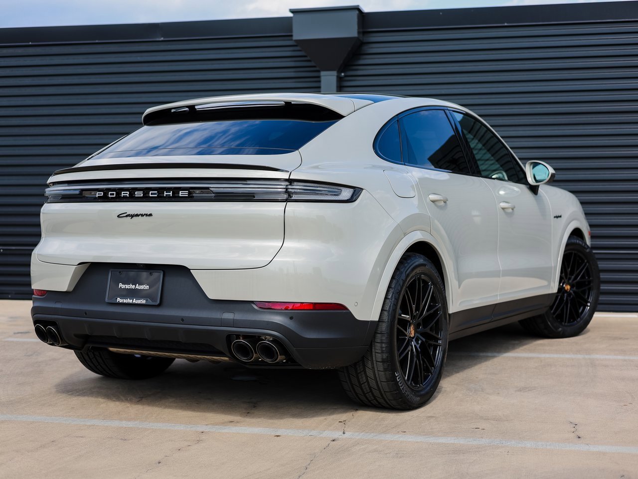 New 2025 Porsche Cayenne E-Hybrid Coupe image 7