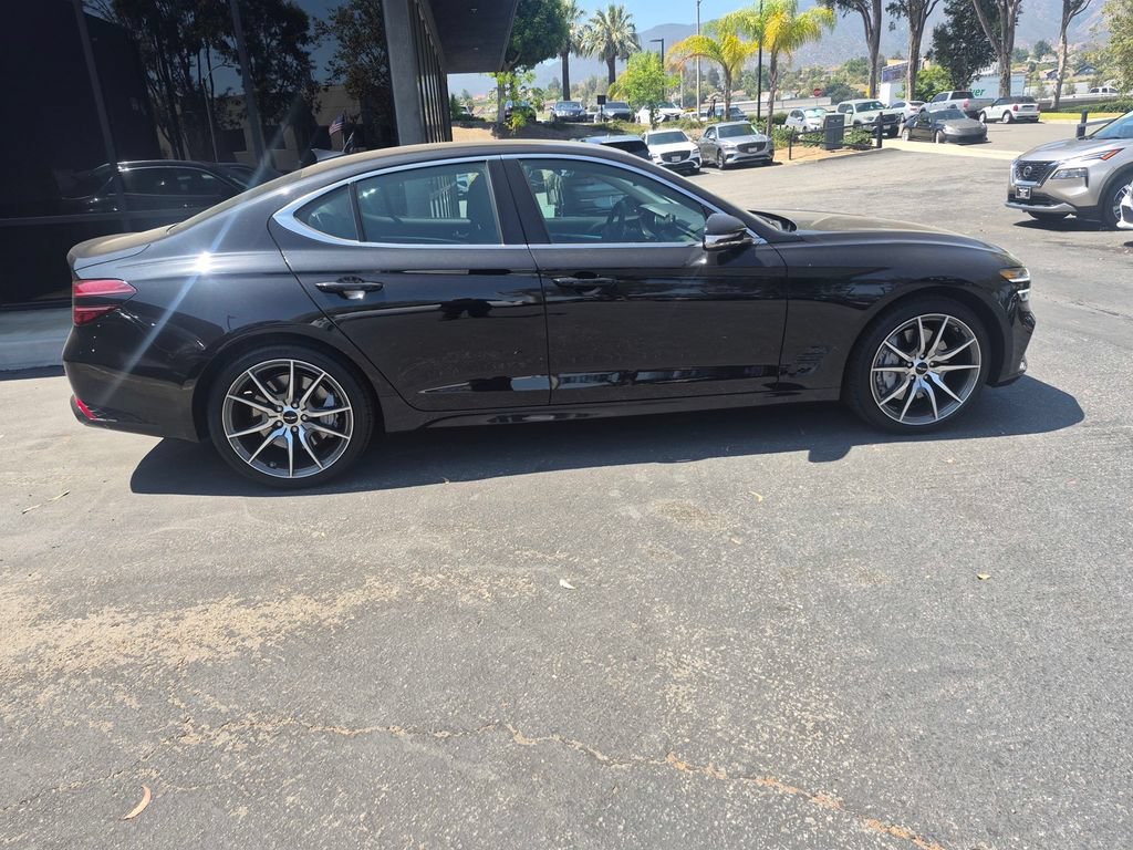 Used 2026 Genesis G70 2.5T RWD image 9
