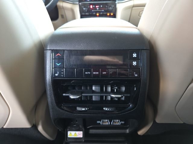 Used 2022 Jeep Grand Cherokee L Limited w/ Luxury Tech Group II image 25