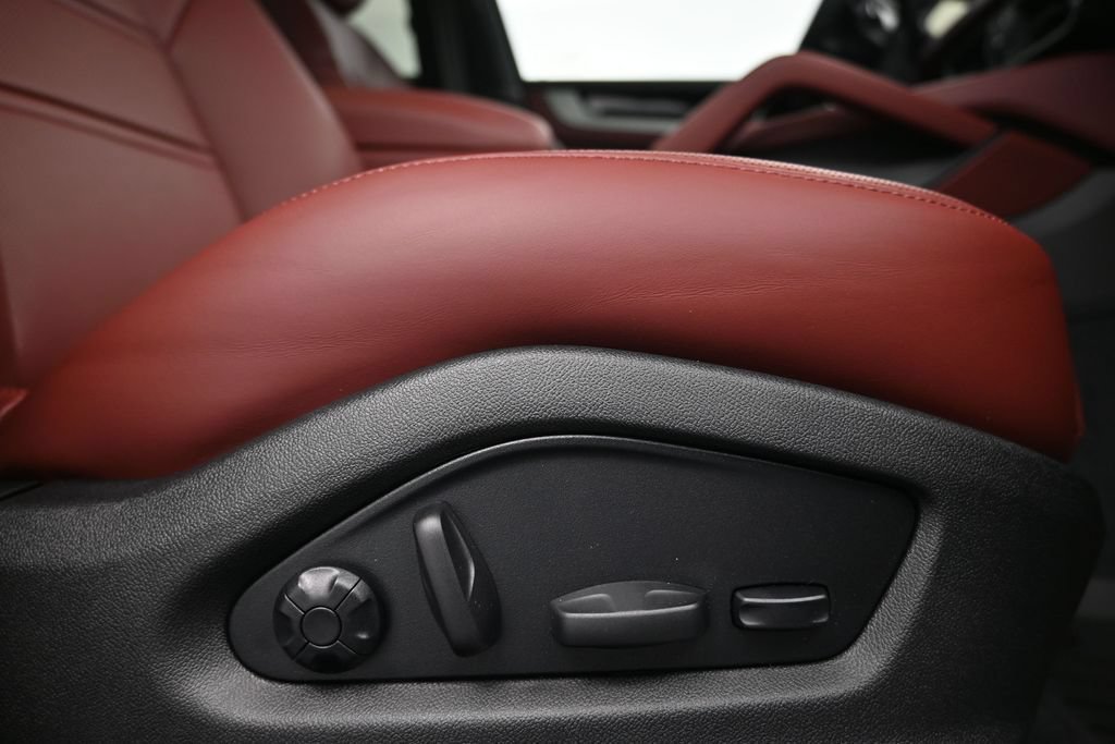 New 2026 Porsche Cayenne S AWD/4WD image 15