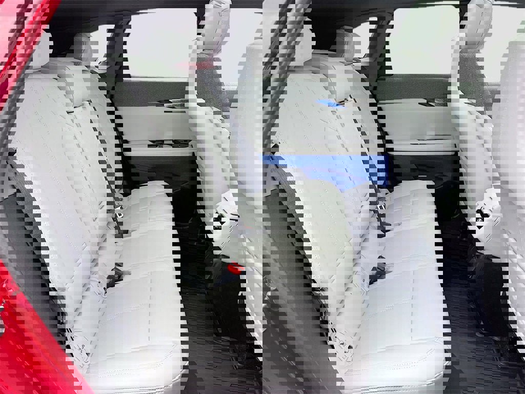 New 2026 Cadillac Optiq Luxury 1 image 27