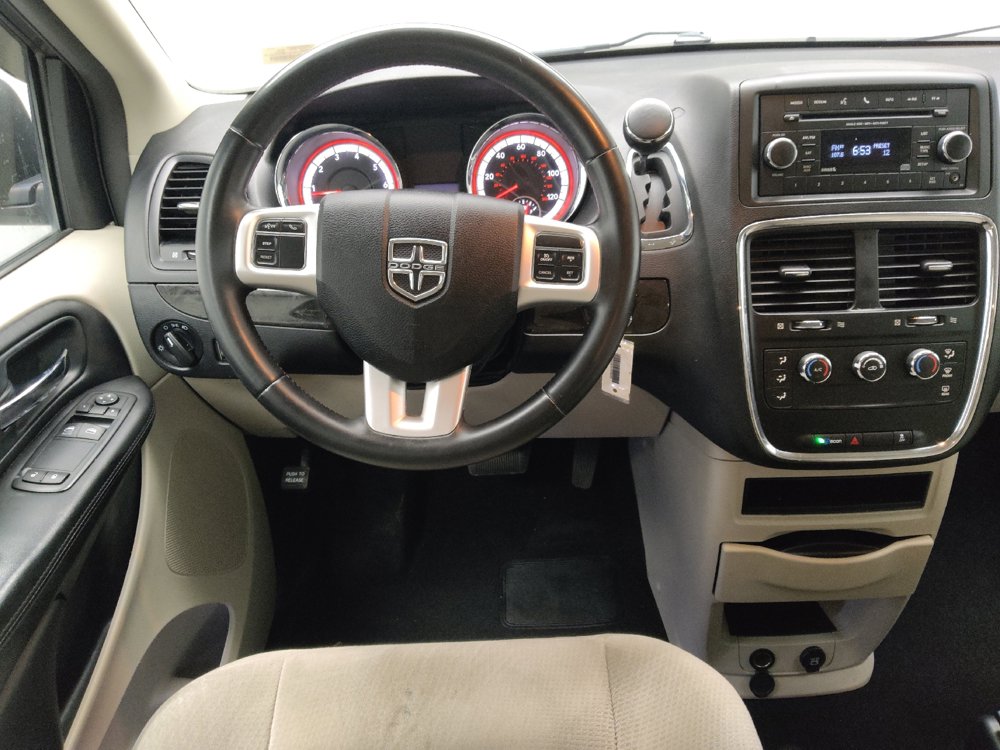 Used 2016 Dodge Grand Caravan American Value Package w/ UConnect Hands-Free Group FWD image 22