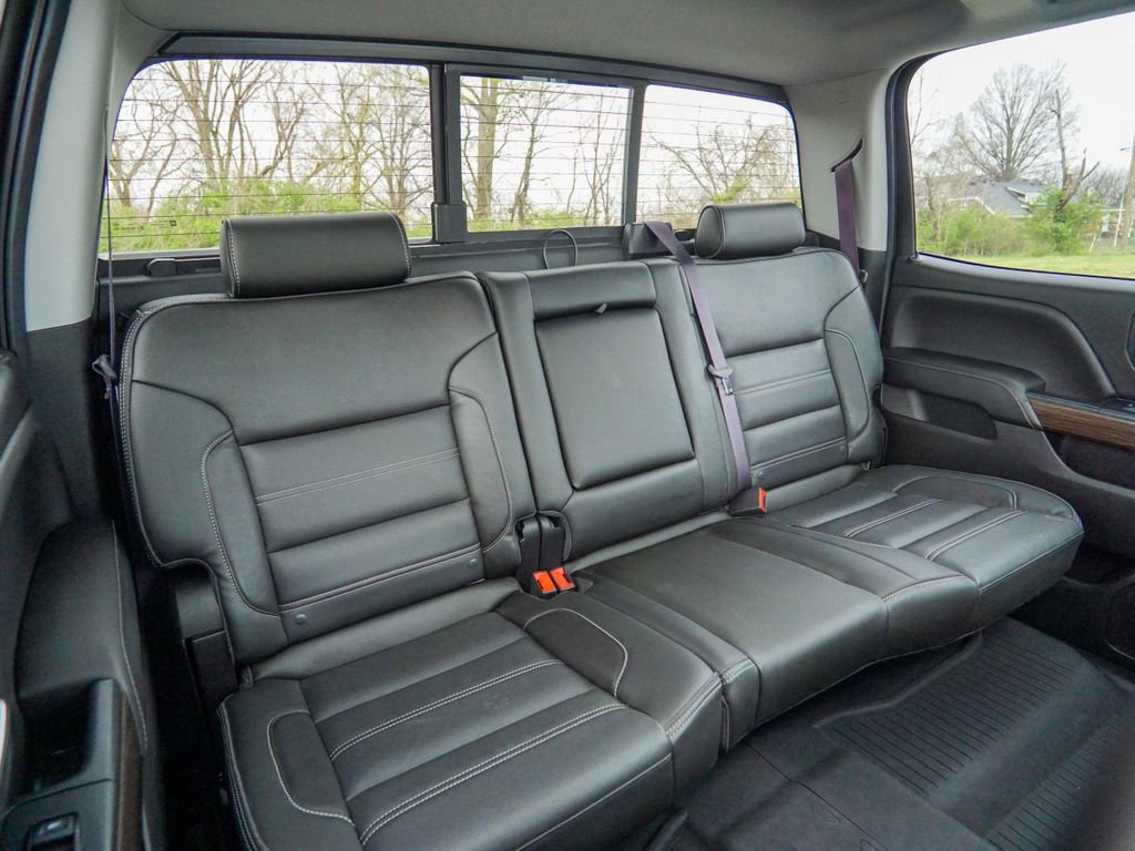 Used 2017 GMC Sierra 2500 Denali w/ Duramax Plus Package AWD/4WD image 33
