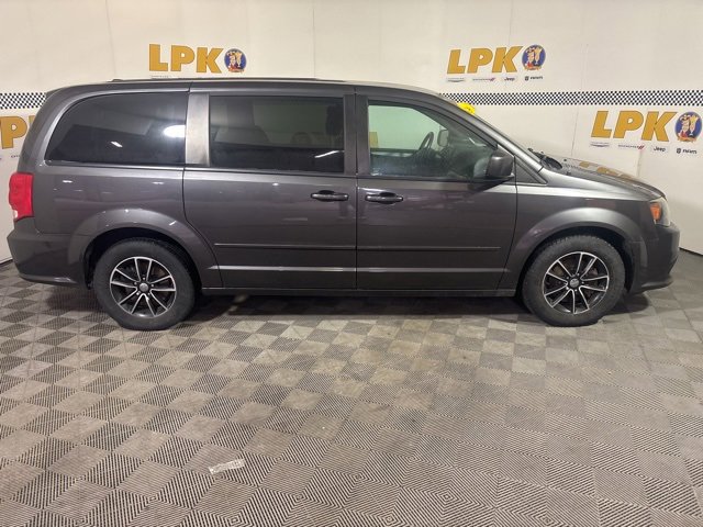 Used 2015 Dodge Grand Caravan SXT w/ Blacktop Package image 2