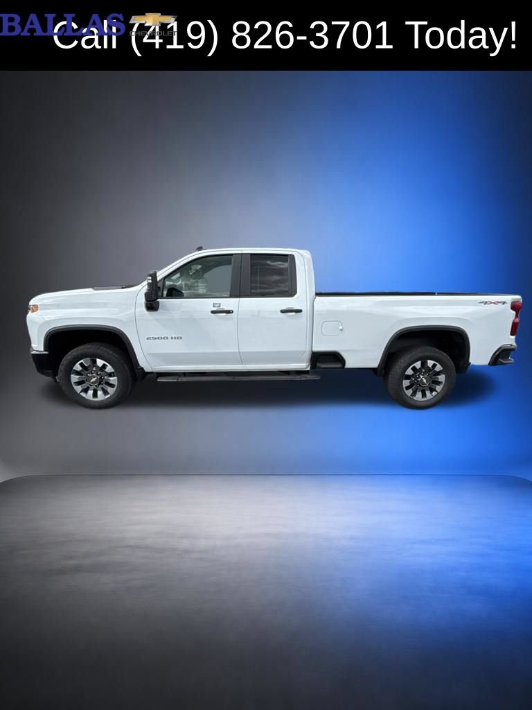 Used 2022 Chevrolet Silverado 2500 Custom w/ Custom Value Package AWD/4WD image 3