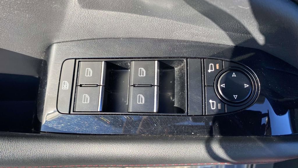 Used 2024 MAZDA MAZDA3 s image 13