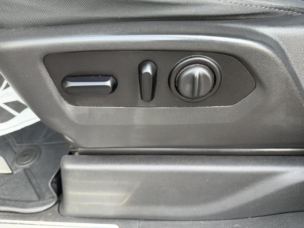 Certified 2020 Chevrolet Silverado 1500 RST AWD/4WD image 28