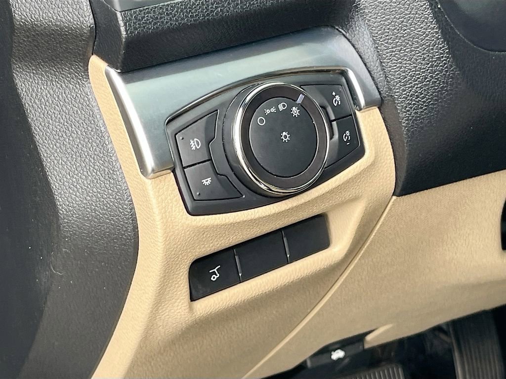 Used 2017 Ford Explorer Limited w/ Equipment Group 301A FWD image 10