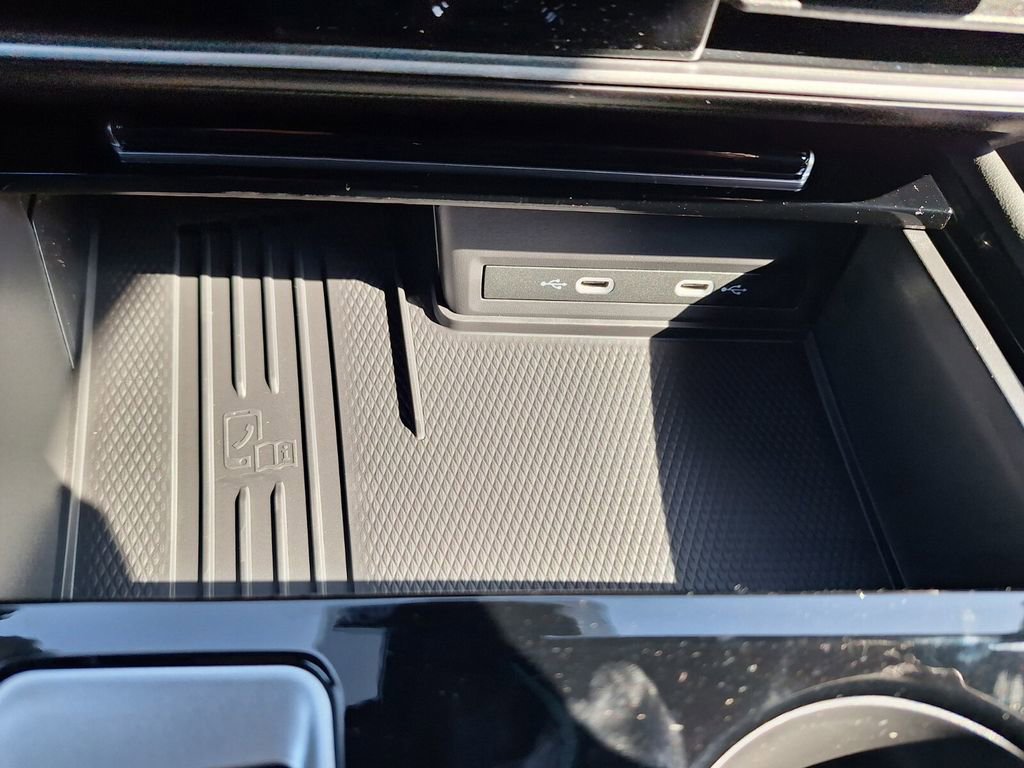 New 2026 Volkswagen Atlas Cross Sport SEL Premium R-Line image 17