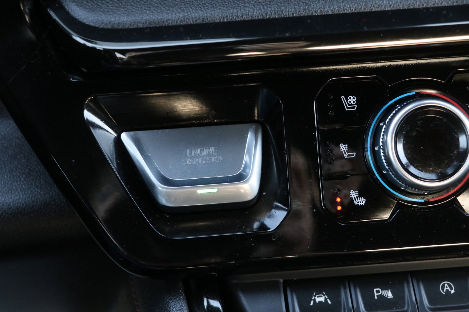 Used 2025 GMC Sierra 1500 AT4 image 24