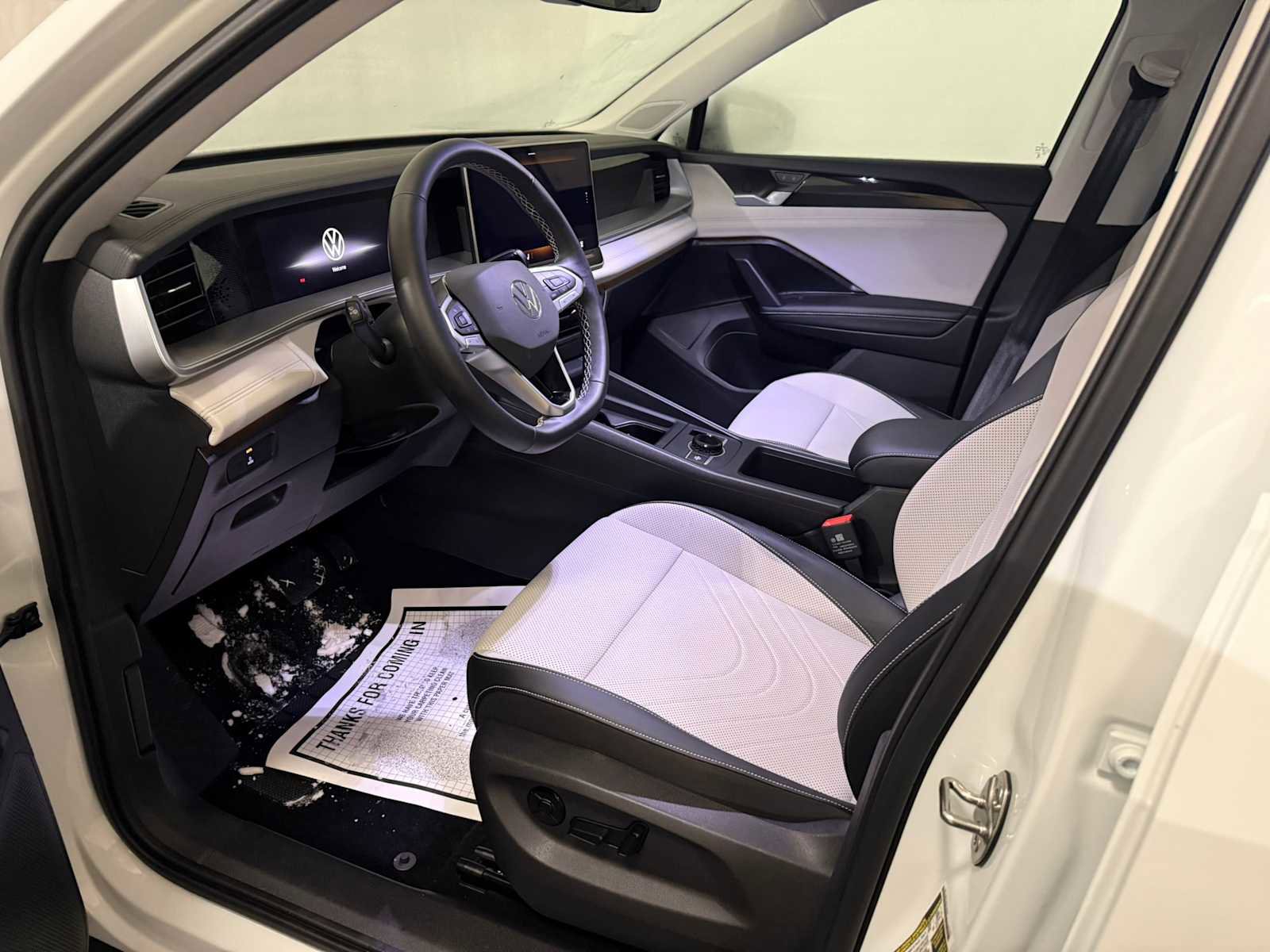 Certified 2025 Volkswagen Tiguan SE w/ Panoramic Sunroof Package image 19