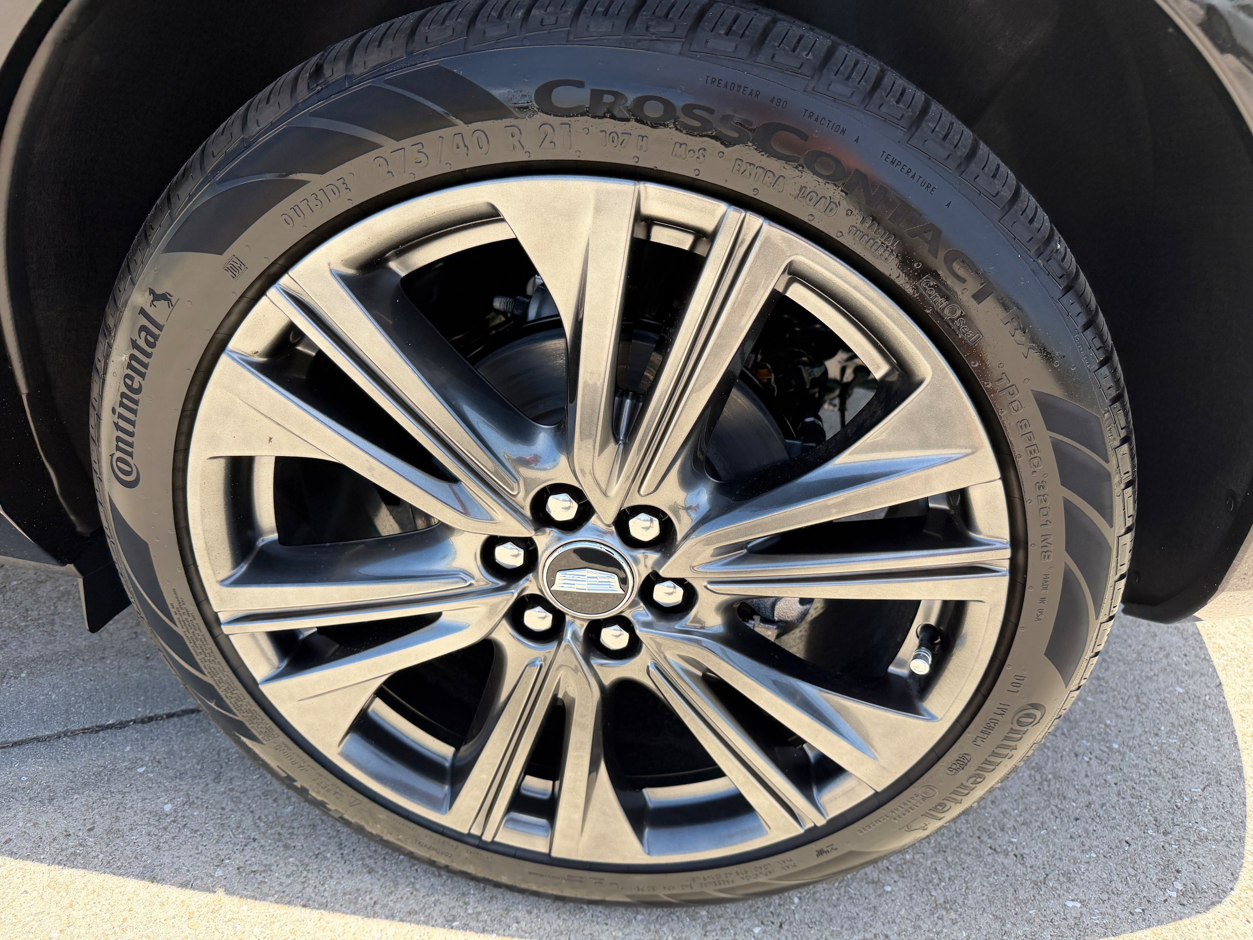 New 2026 Cadillac Optiq Sport 2 w/ LPO, Floor Liner Package AWD/4WD image 29