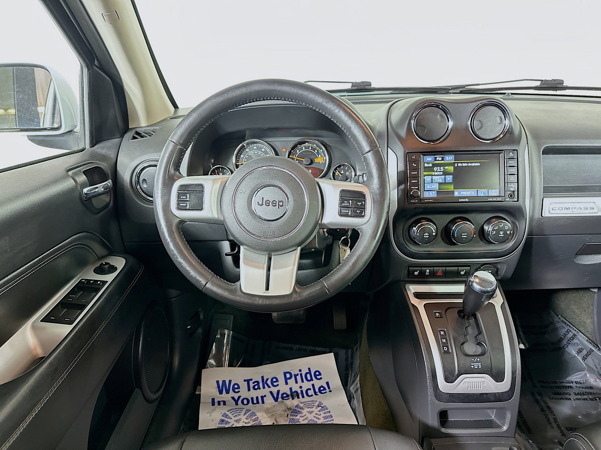 Used 2016 Jeep Compass Latitude AWD/4WD image 2