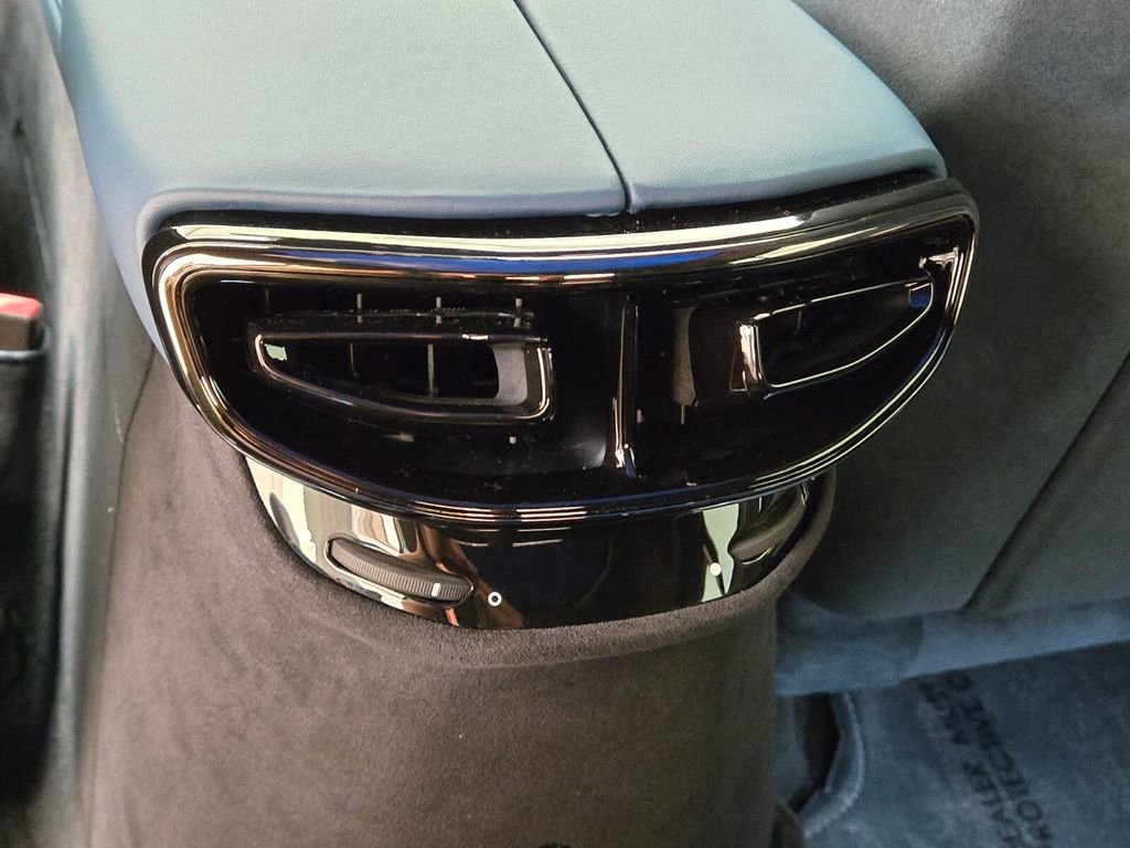 Used 2025 Ferrari Purosangue image 19