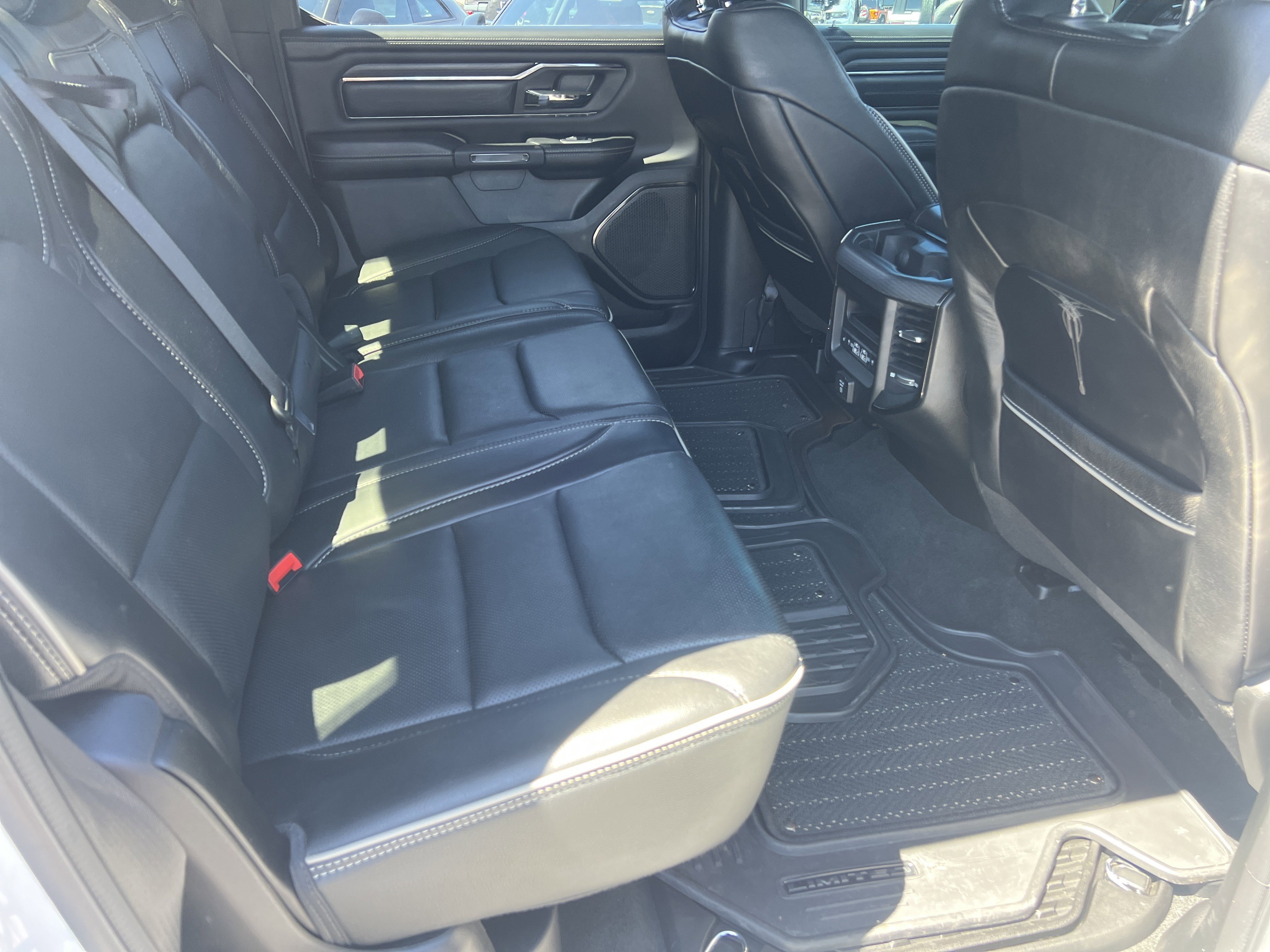 Used 2023 RAM 1500 Limited AWD/4WD image 19