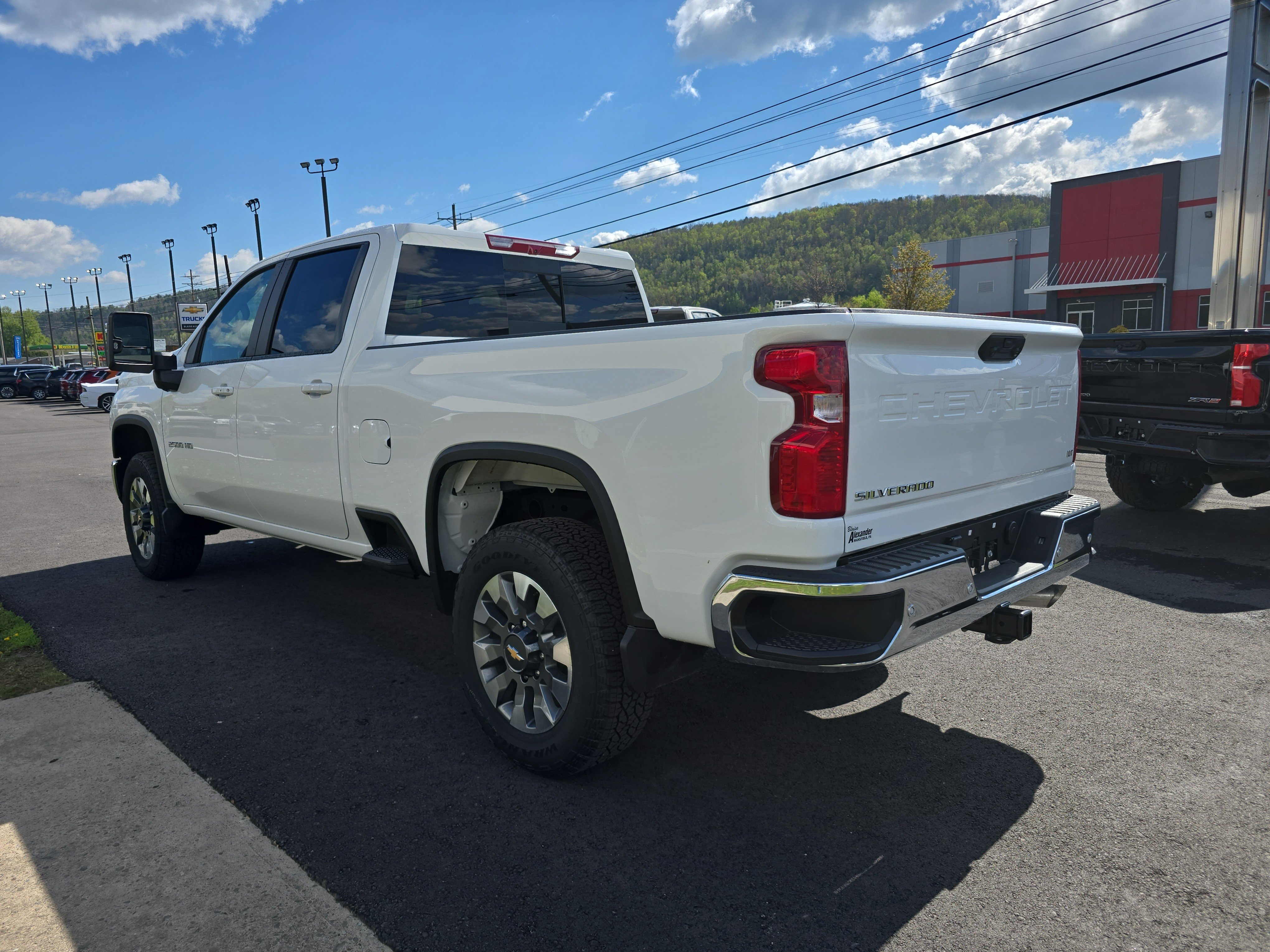New 2026 Chevrolet Silverado 2500 LT w/ All Star Edition AWD/4WD image 6