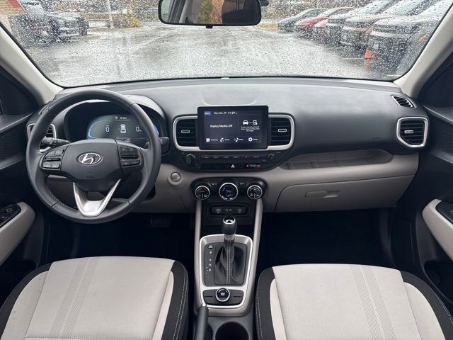 Certified 2024 Hyundai Venue SEL image 12