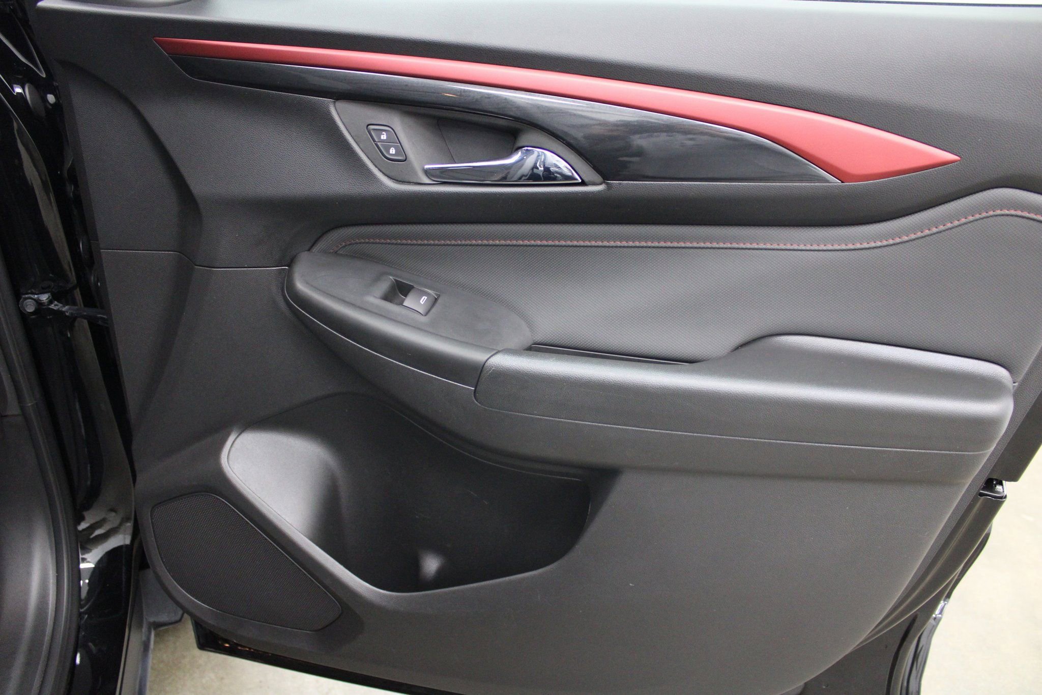 Used 2024 Chevrolet TrailBlazer RS image 27