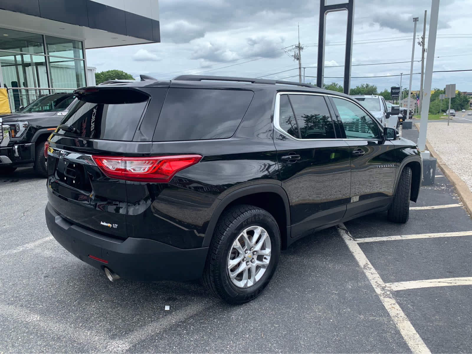 Used 2019 Chevrolet Traverse LT FWD image 7
