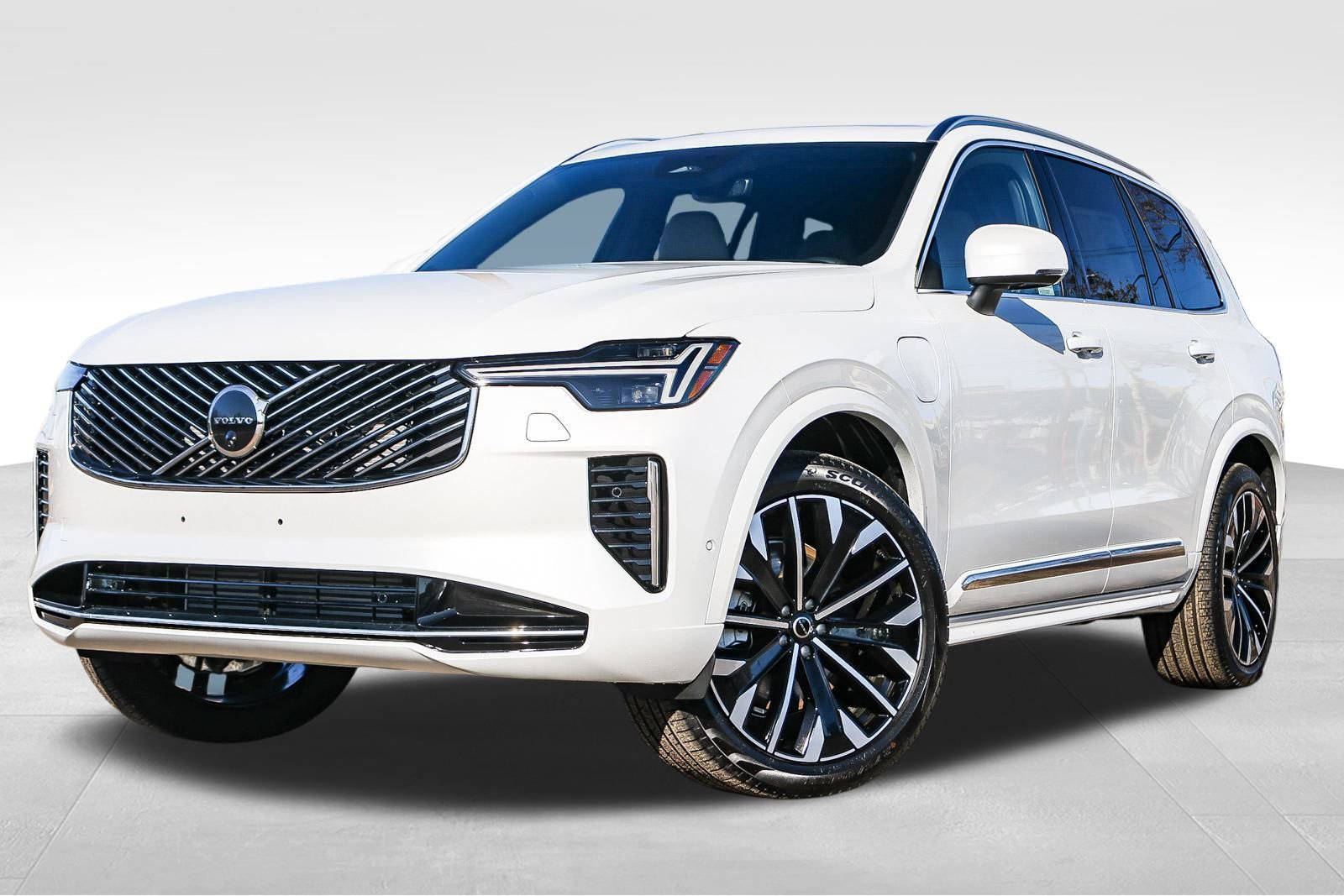 New 2026 Volvo XC90 T8 Plus w/ Protection Package Premier AWD/4WD image 1
