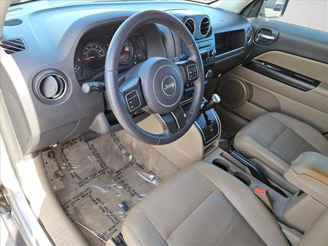 Used 2016 Jeep Patriot High Altitude FWD image 11