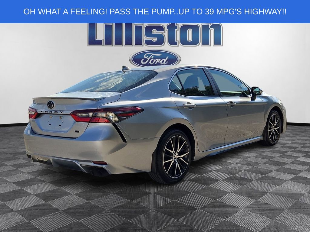 Used 2023 Toyota Camry SE FWD image 4