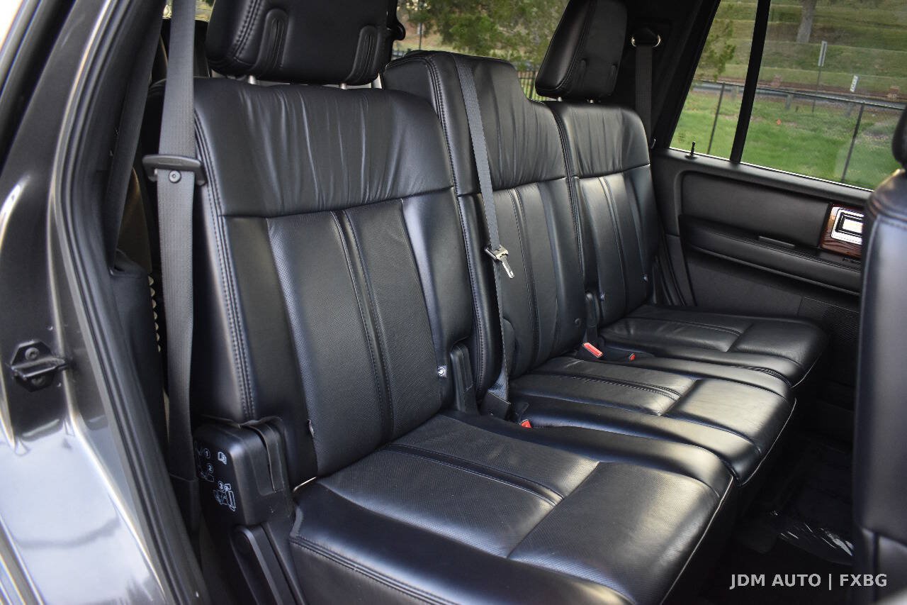 Used 2017 Lincoln Navigator Select AWD/4WD image 15