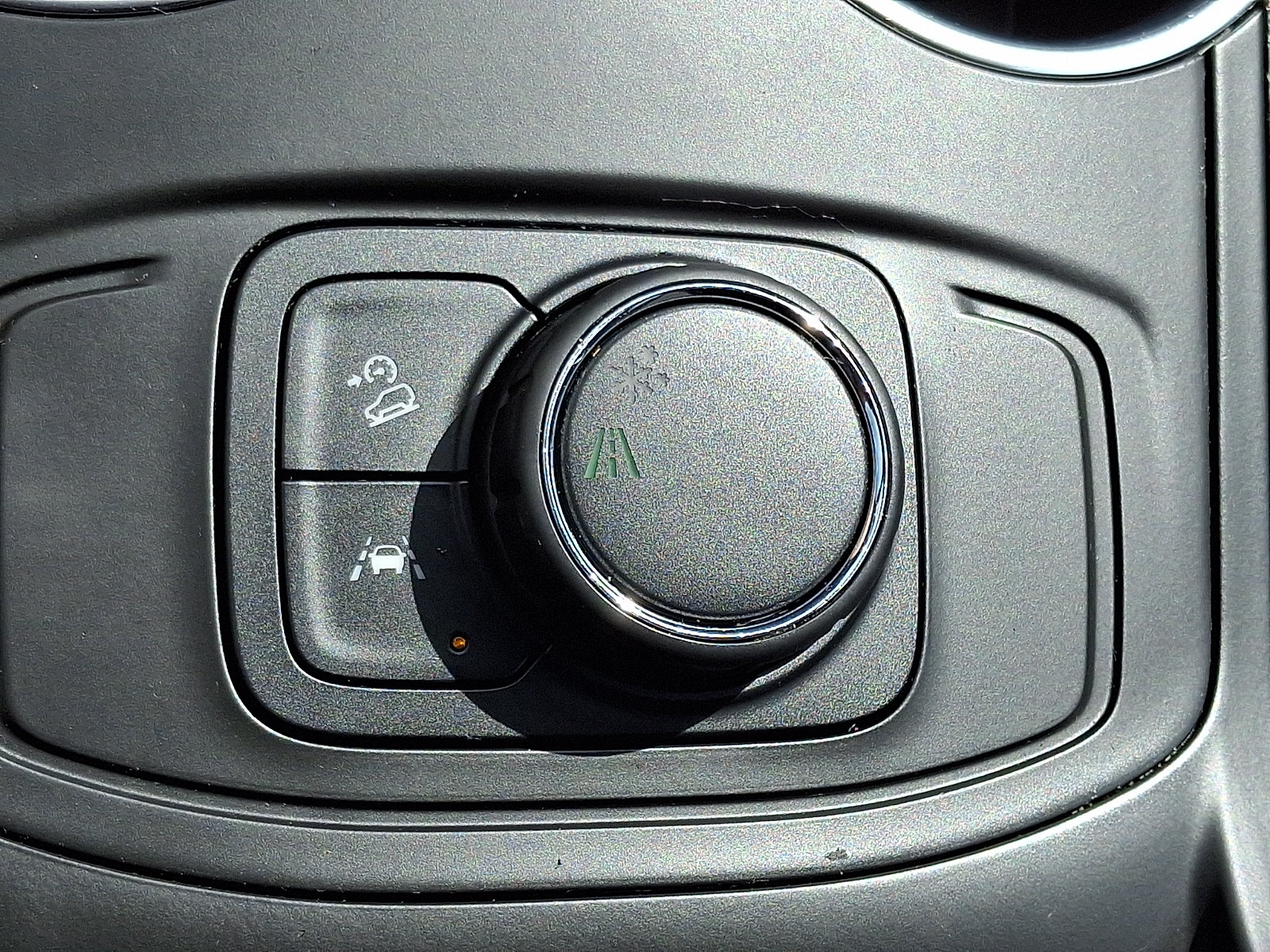 Used 2024 GMC Terrain SLE FWD image 24