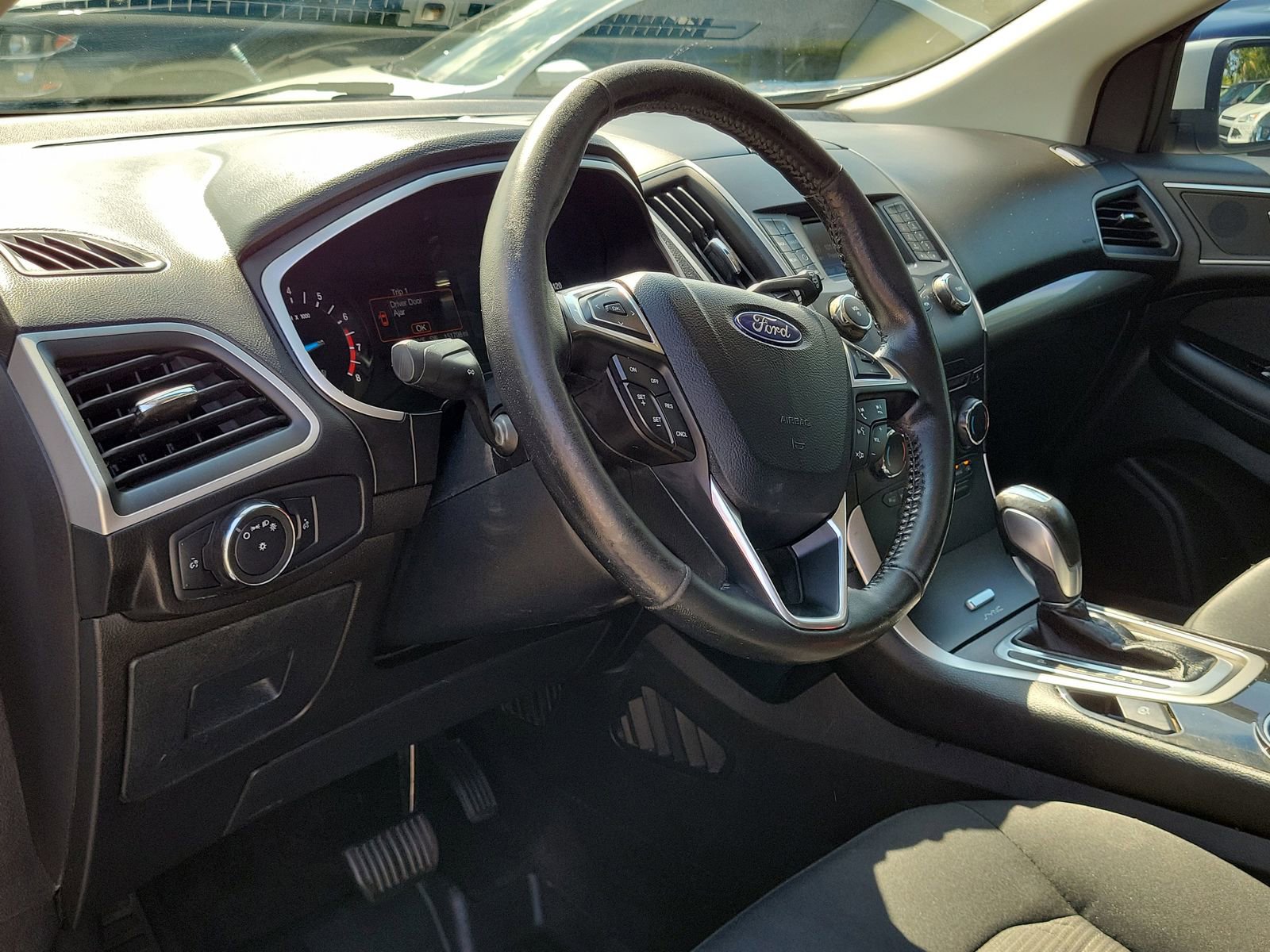 Used 2015 Ford Edge SEL AWD/4WD image 10