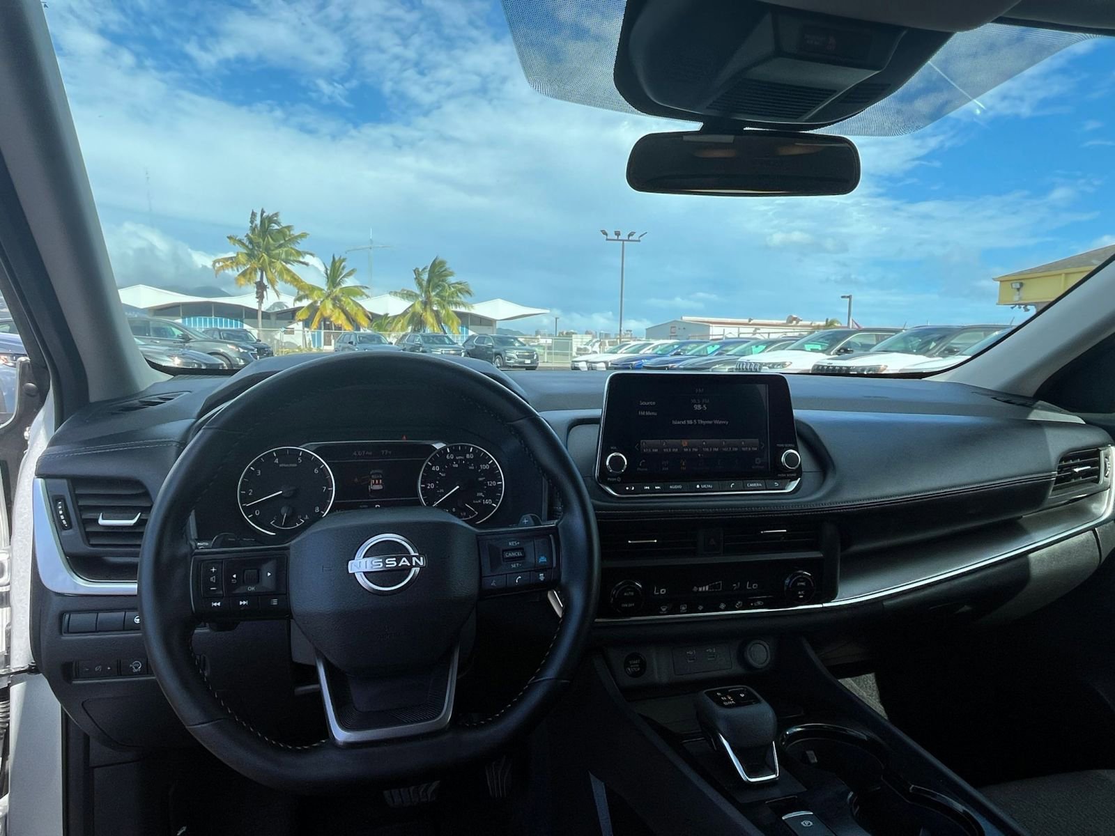 Used 2025 Nissan Rogue SV image 35