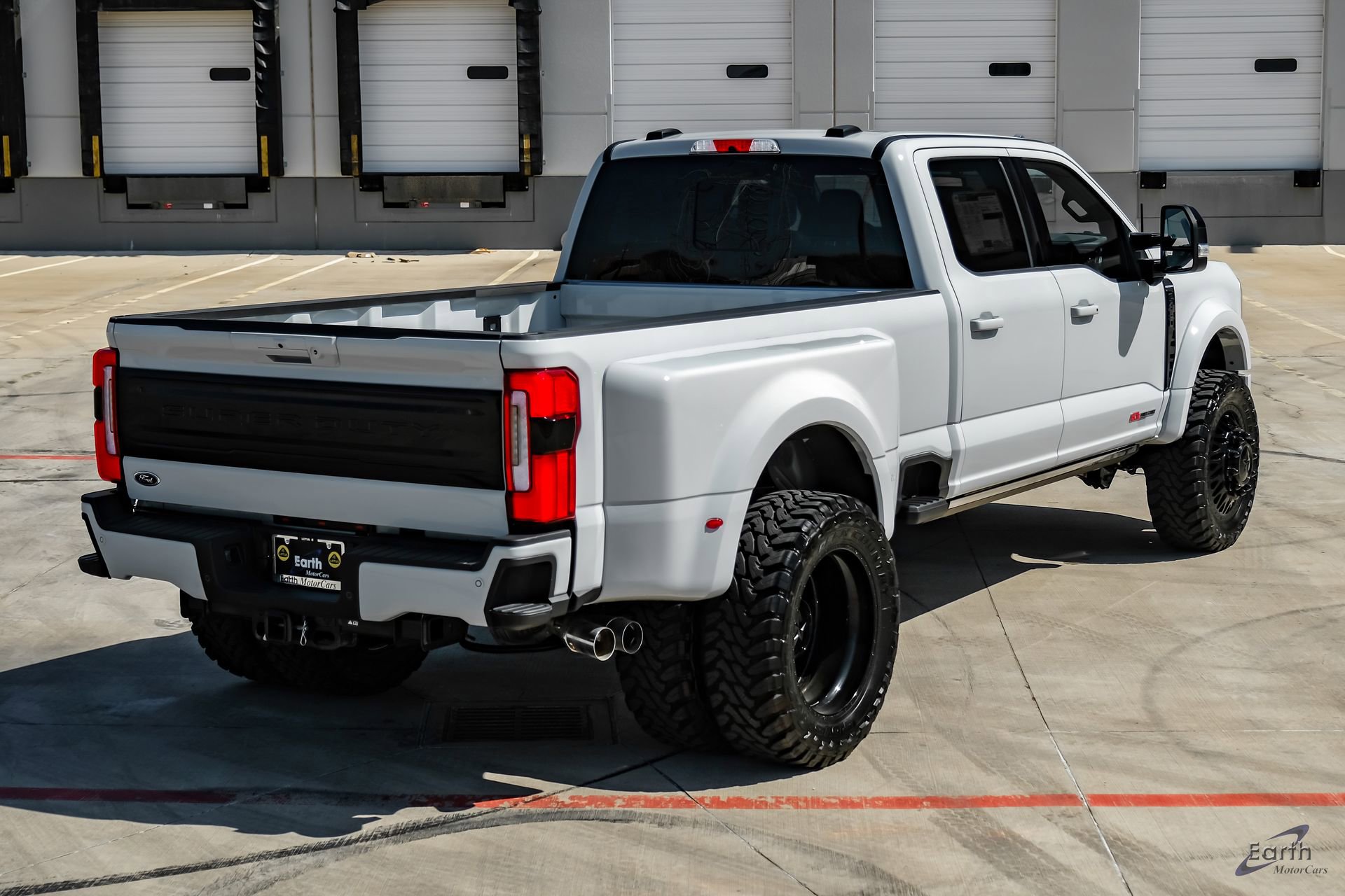 Used 2026 Ford F450 Platinum w/ FX4 Off-Road Package AWD/4WD image 19