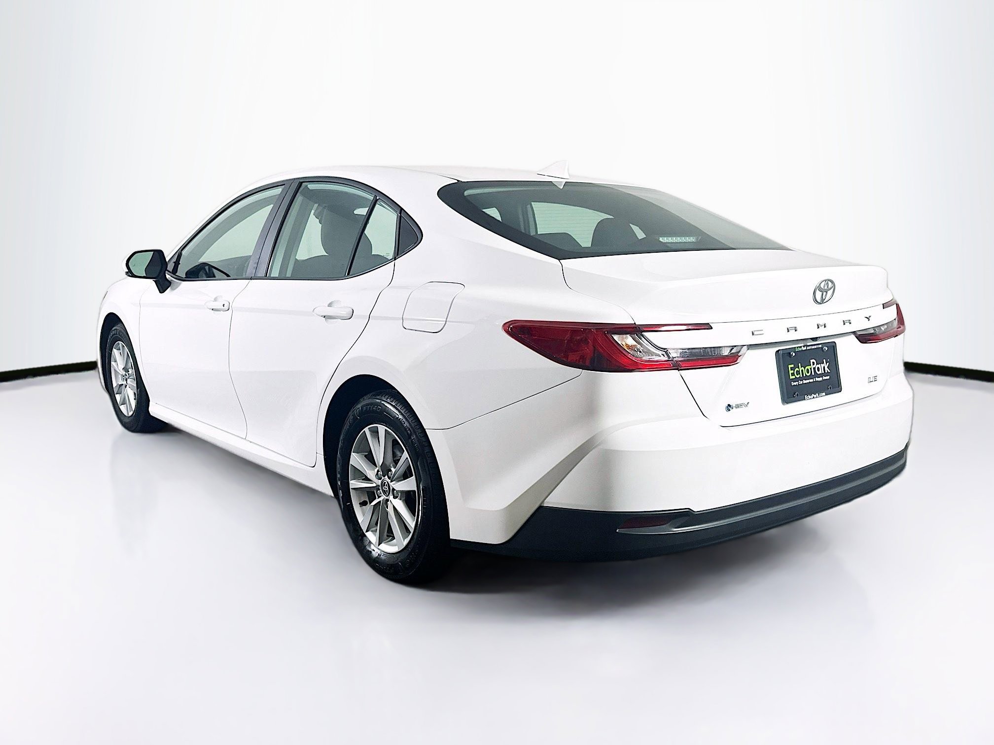 Used 2025 Toyota Camry LE image 5
