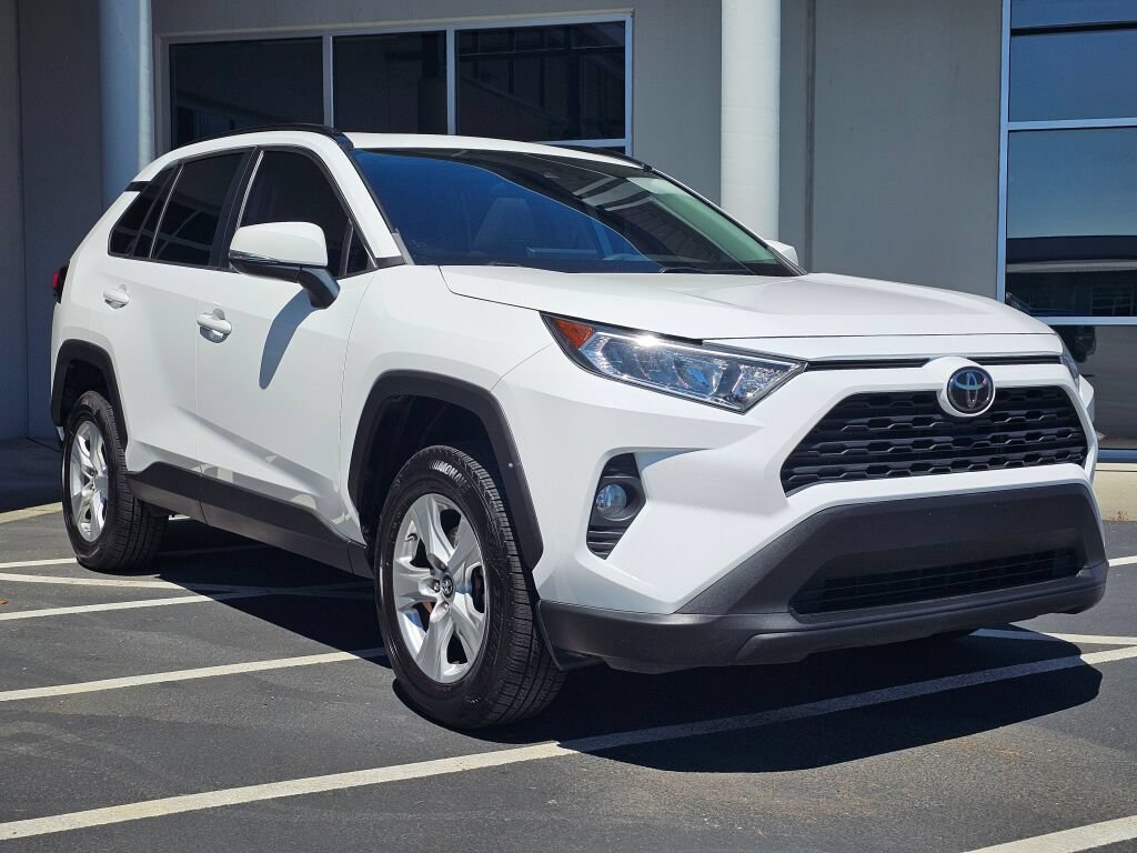 Used 2019 Toyota RAV4 XLE AWD/4WD image 7