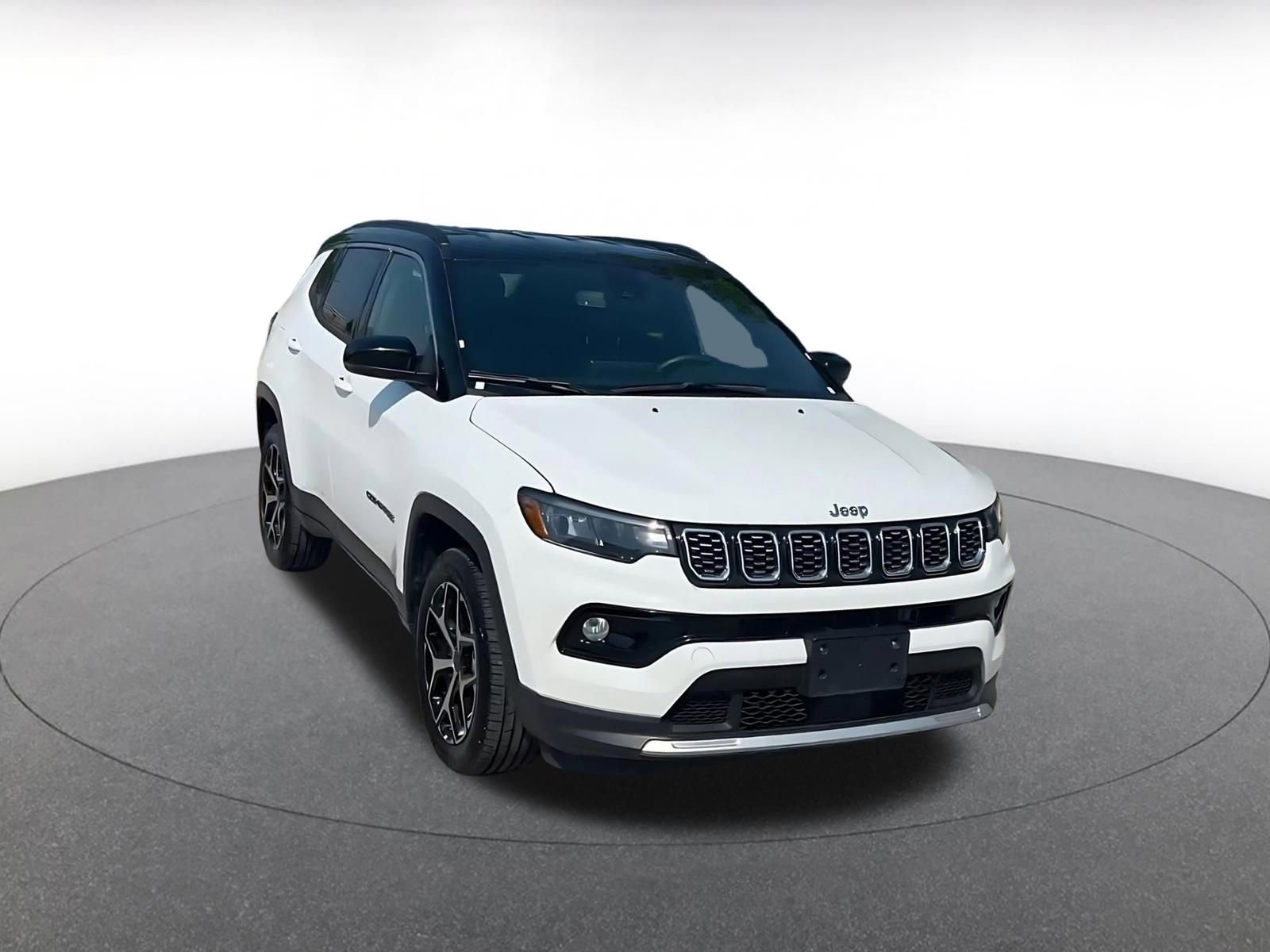 Used 2025 Jeep Compass Limited AWD/4WD image 3