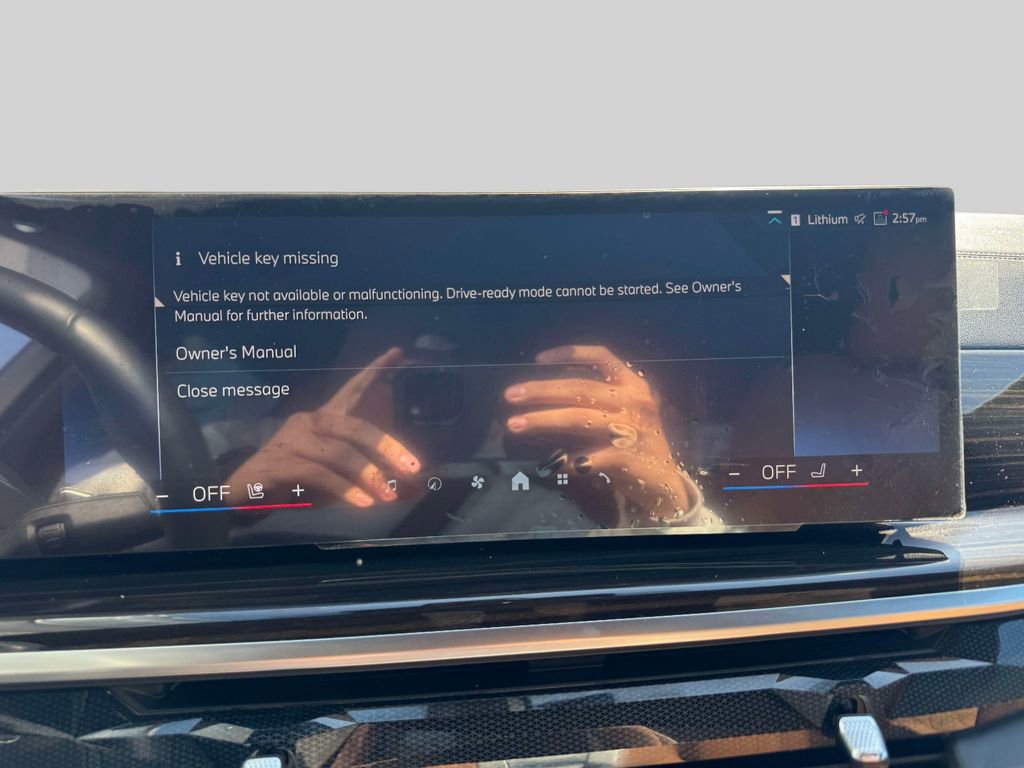 Certified 2024 BMW X6 xDrive40i w/ Premium Package image 12