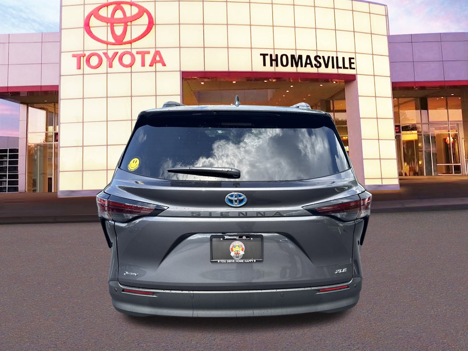 New 2025 Toyota Sienna XLE w/ XLE Plus Package FWD image 6