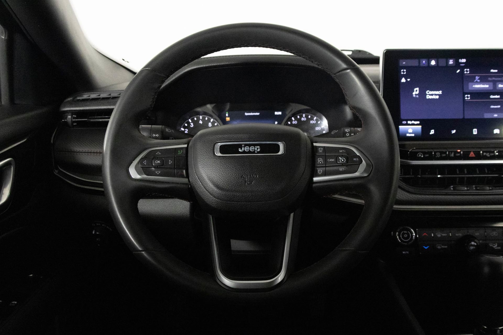 Used 2024 Jeep Compass Trailhawk AWD/4WD image 26