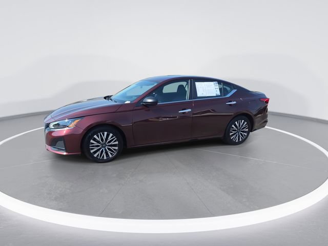 Used 2025 Nissan Altima 2.5 SV FWD image 4