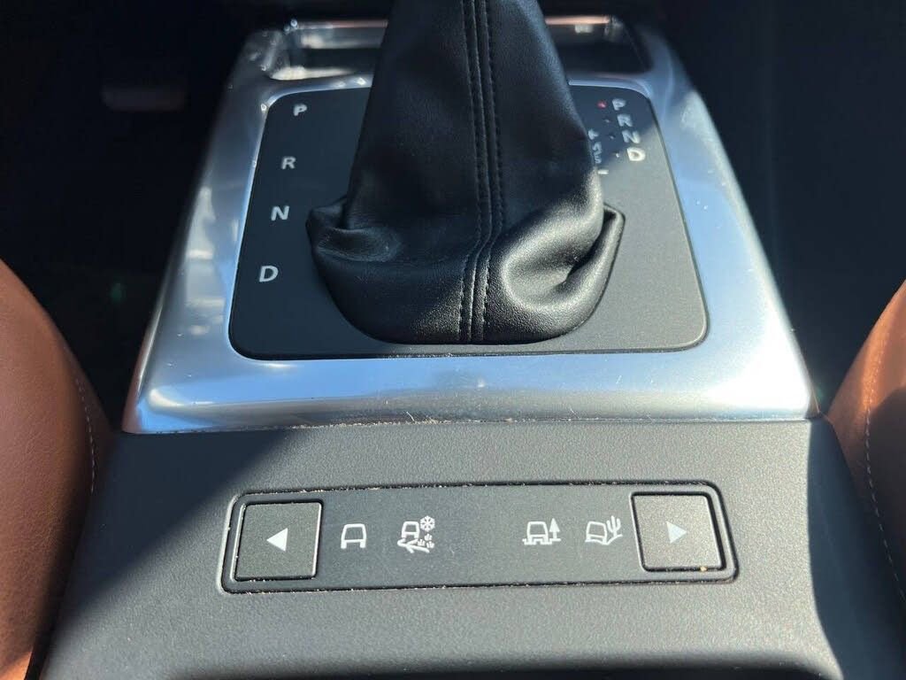 Used 2013 Land Rover LR2 HSE LUX image 17